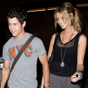 Nick Jonas, Delta Goodrem Nick Jonas, Delta Goodrem